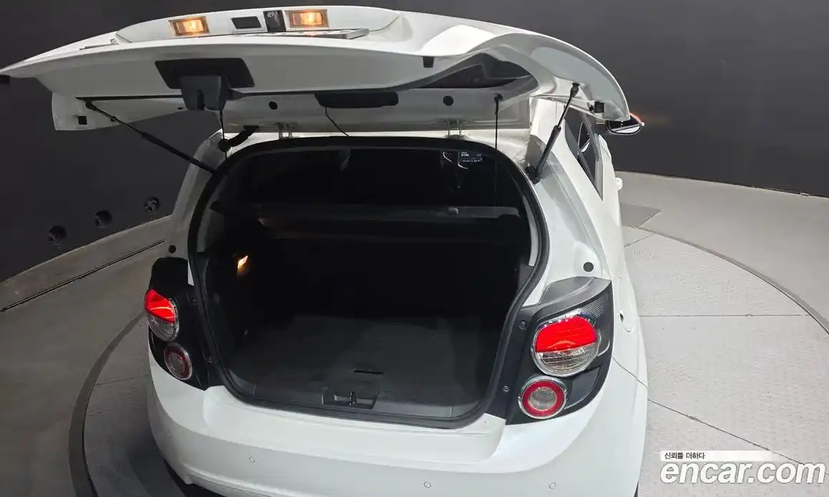 Chevrolet Aveo 2014 1.6 Автомат в Москве № 326923, фото 6