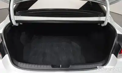 Hyundai Avante 2024 1.6 Автомат в Москве № 42736, миниатюра 3