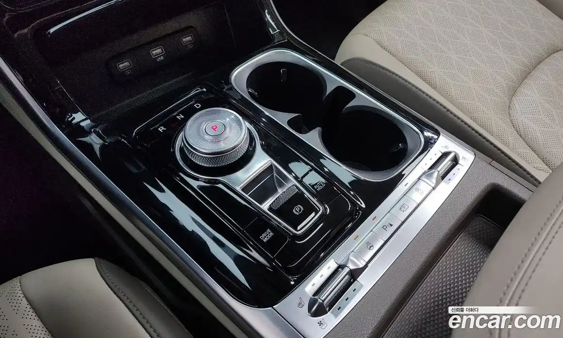 Kia Canival 2023 2.2 Автомат в Москве № 55138, фото 2