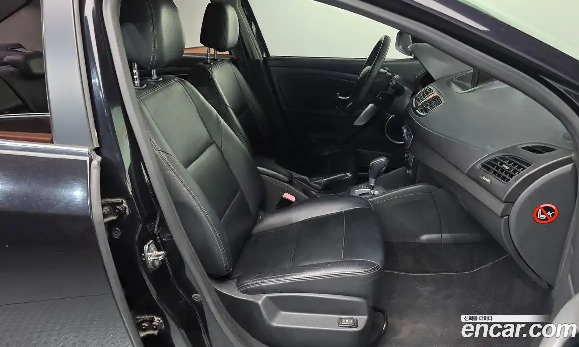 Renault SM3 2010 1.6 Автомат в Москве № 107488, фото 14