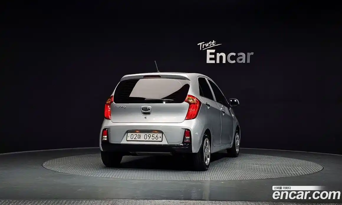 Kia Morning 2016 1.0 Автомат в Москве № 124174, фото 9