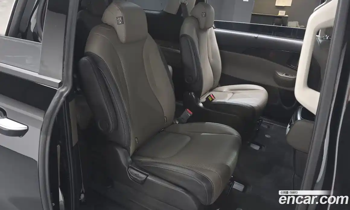 Kia Canival 2025 1.6 Автомат в Москве № 128233, фото 3