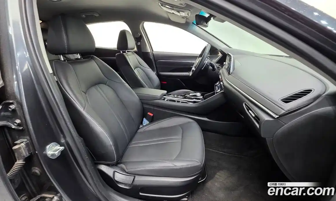 Hyundai Sonata 2022 2.0 Автомат в Москве № 130574, фото 1