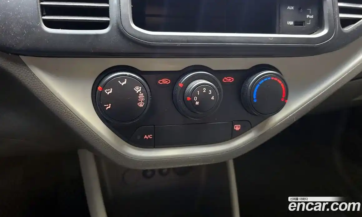 Kia Morning 2012 1.0 Автомат в Москве № 132283, фото 8