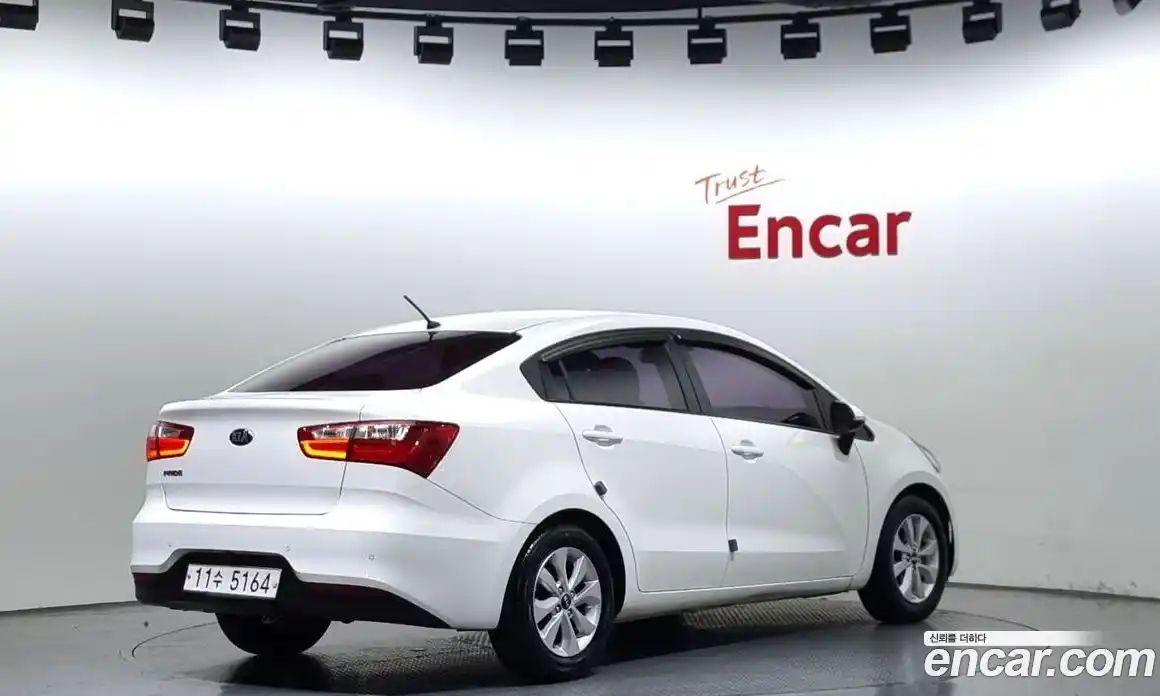 Kia Pride 2015 1.4 Автомат в Москве № 133825, фото 14