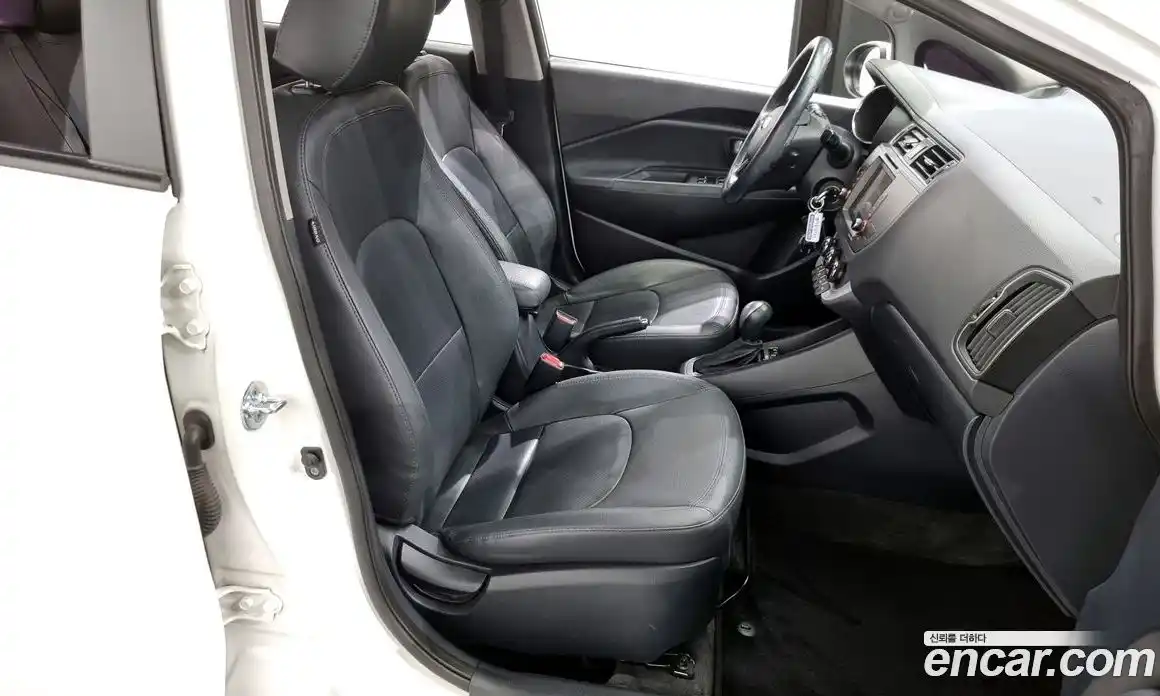 Kia Pride 2015 1.4 Автомат в Москве № 133825, фото 20