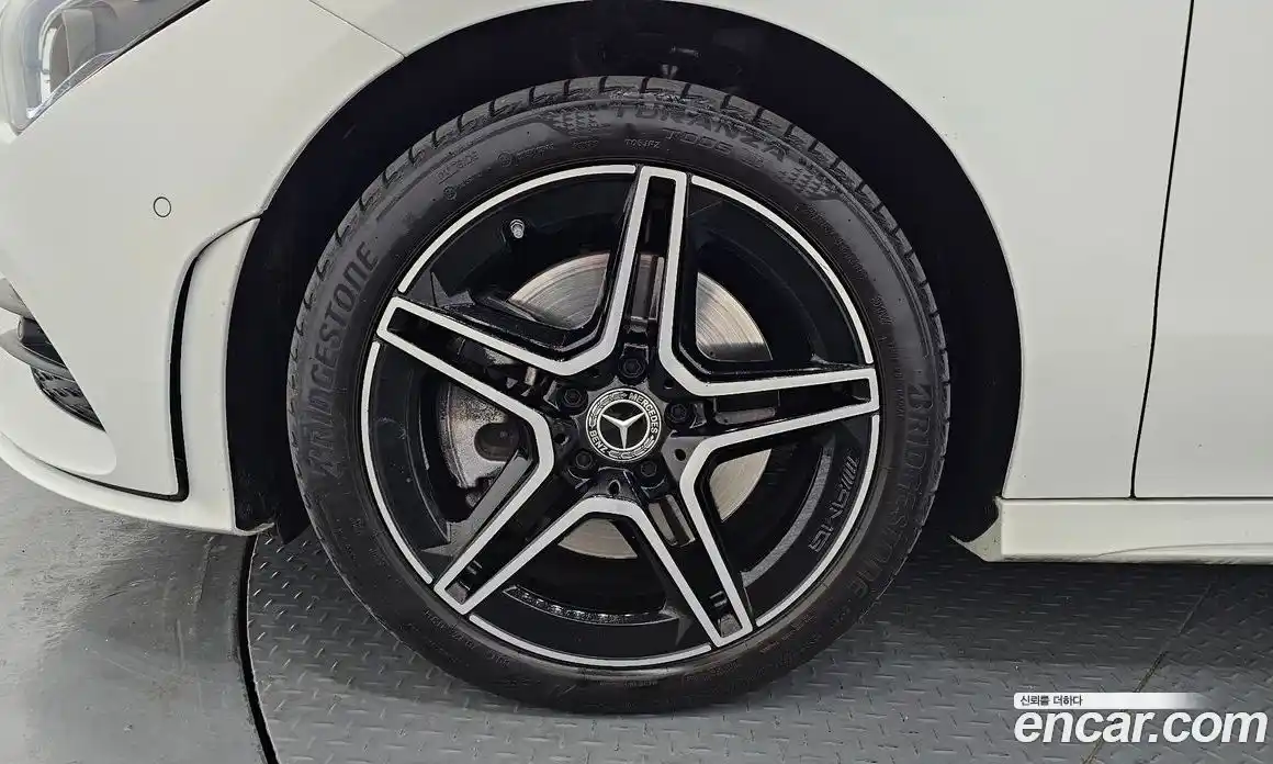 Mercedes-Benz CLA-Class 2022 2.0 Автомат в Москве № 137060, фото 13