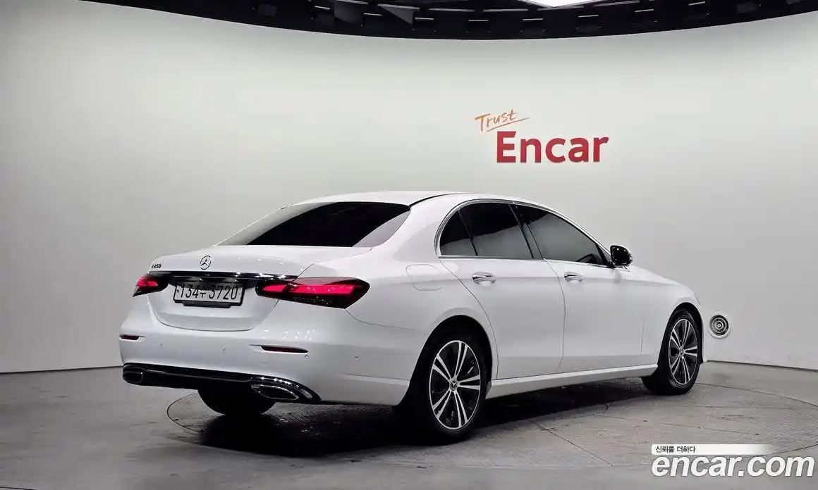 Mercedes-Benz E-Class 2022 2.0 Автомат в Москве № 138754, фото 14