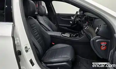 Mercedes-Benz E-Class 2022 2.0 Автомат в Москве № 138754, миниатюра 2