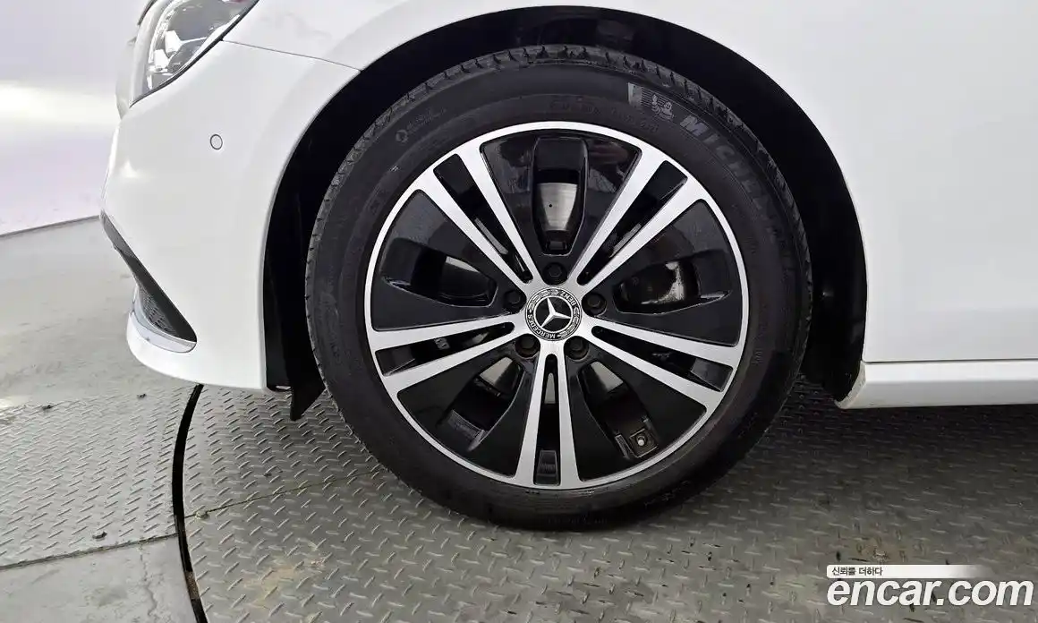 Mercedes-Benz E-Class 2022 2.0 Автомат в Москве № 138754, фото 8