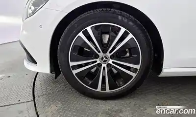 Mercedes-Benz E-Class 2022 2.0 Автомат в Москве № 138754, миниатюра 8