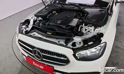 Mercedes-Benz E-Class 2022 2.0 Автомат в Москве № 138754, миниатюра 9