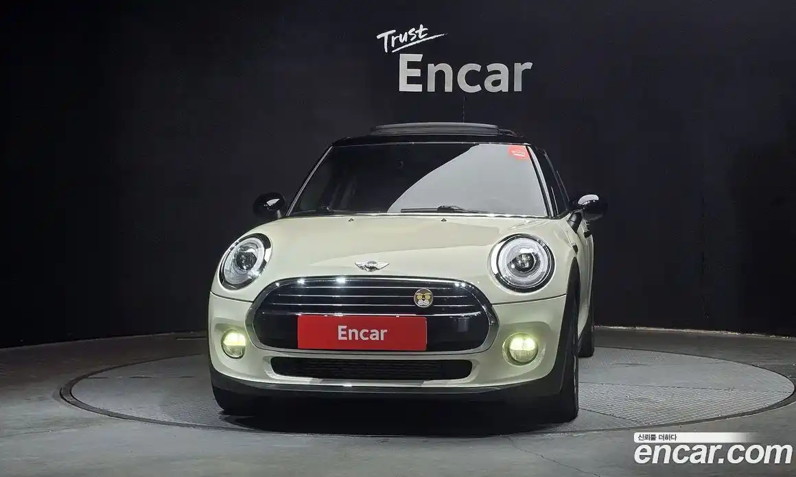 Mini Cooper 2018 1.5 Автомат в Москве № 154326, фото 13