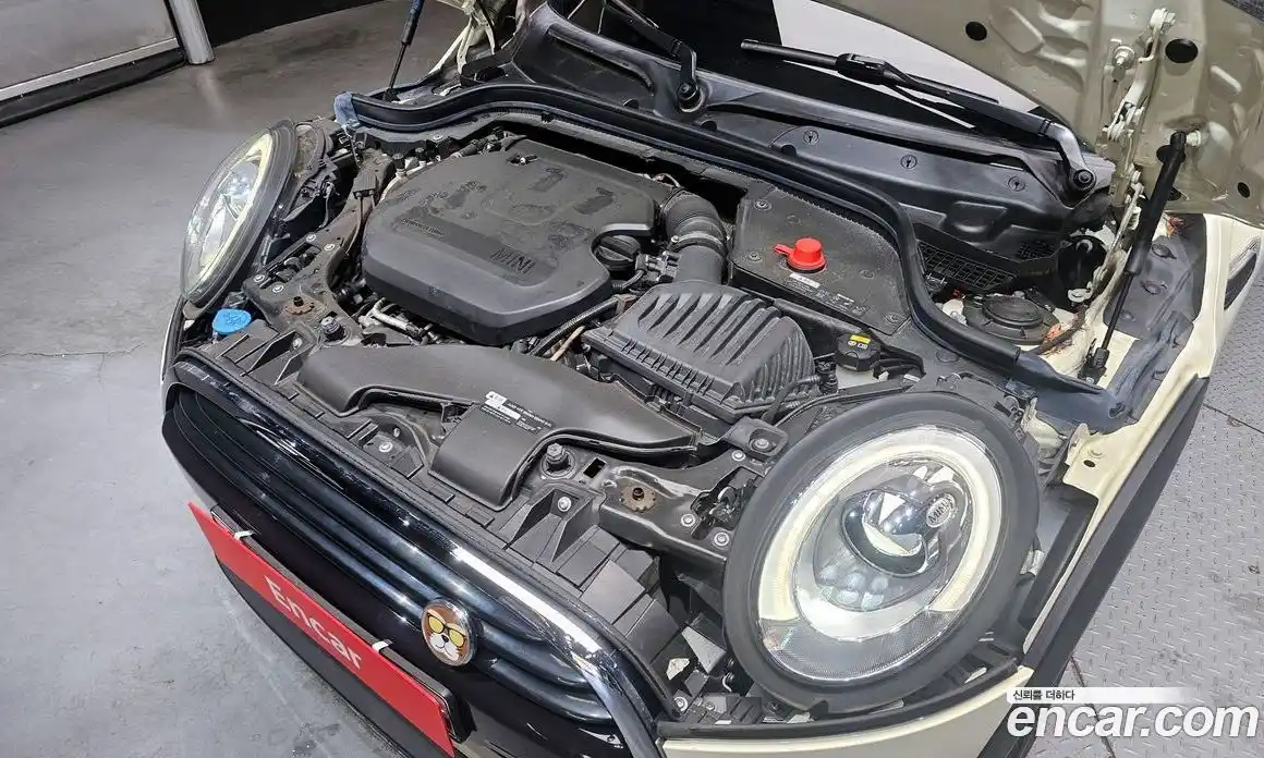 Mini Cooper 2018 1.5 Автомат в Москве № 154326, фото 14