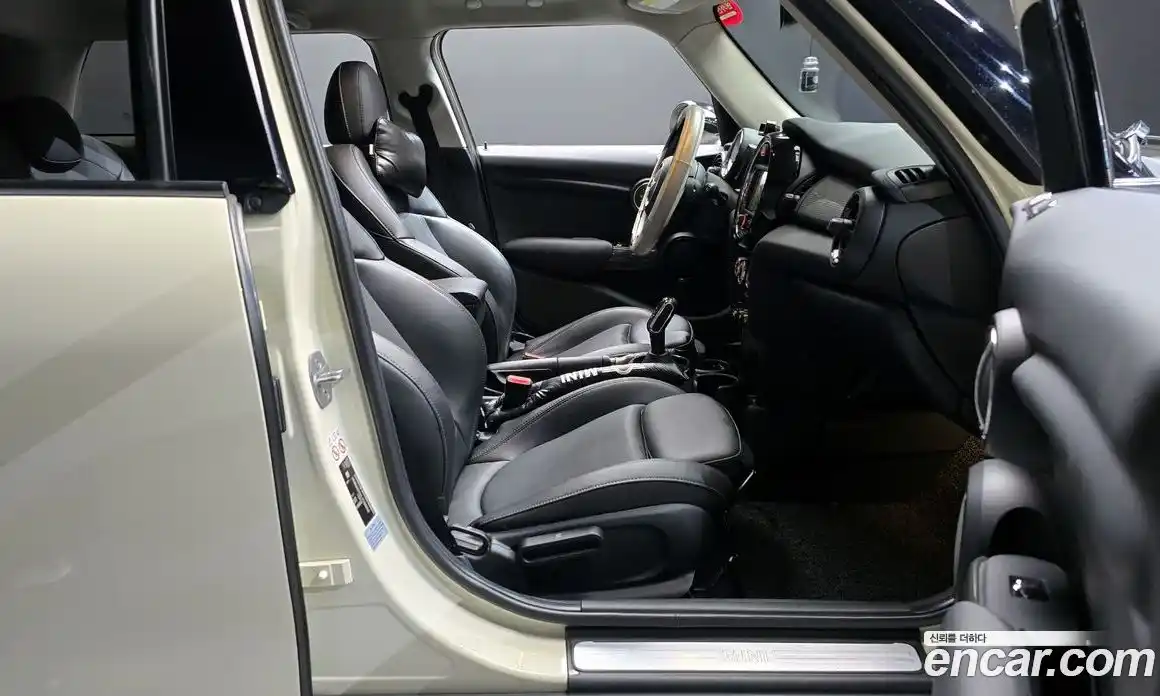 Mini Cooper 2018 1.5 Автомат в Москве № 154326, фото 4