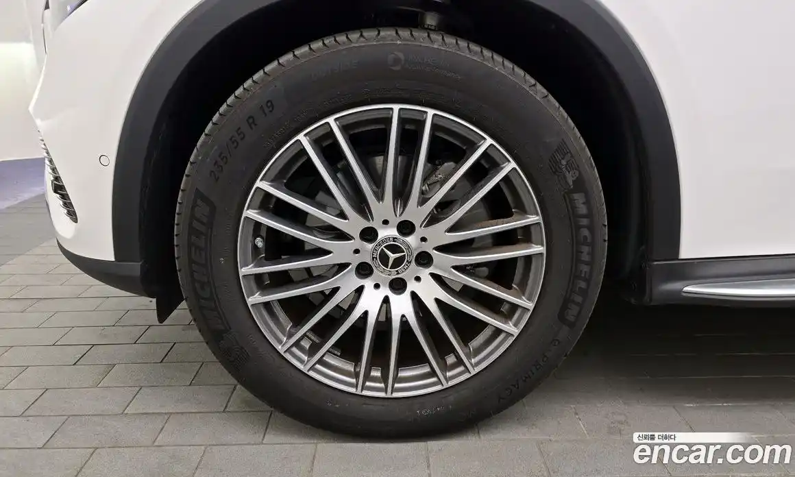 Mercedes-Benz GLC-Class 2024 2.0 Автомат в Москве № 159970, фото 2