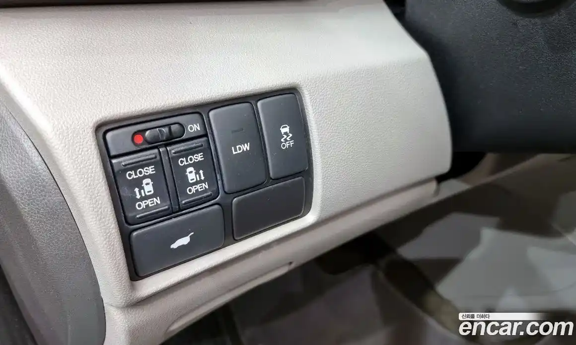 Honda Odyssey 2015 3.5 Автомат в Москве № 160327, фото 13