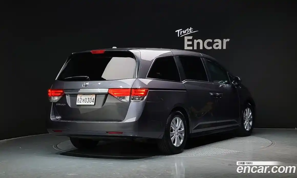 Honda Odyssey 2015 3.5 Автомат в Москве № 160327, фото 14