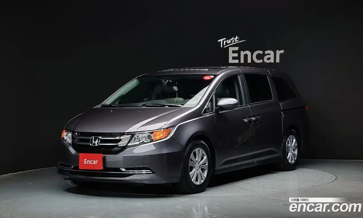 Honda Odyssey 2015 3.5 Автомат в Москве № 160327, фото 17