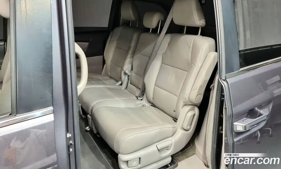 Honda Odyssey 2015 3.5 Автомат в Москве № 160327, фото 18
