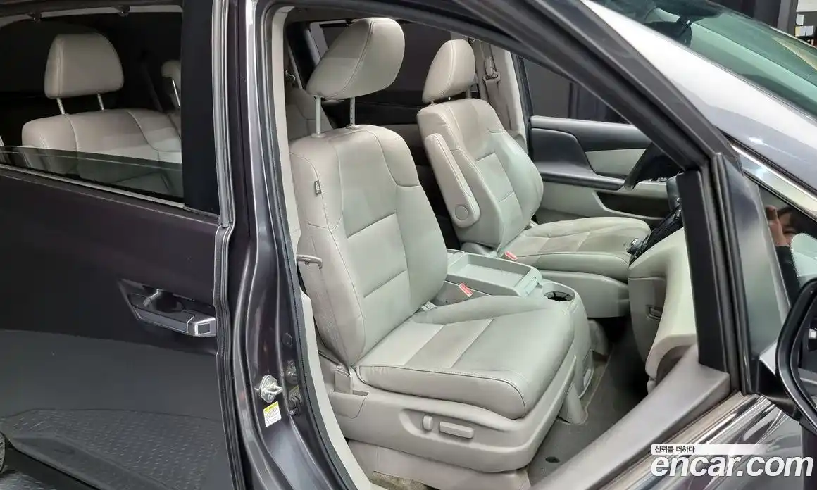 Honda Odyssey 2015 3.5 Автомат в Москве № 160327, фото 19