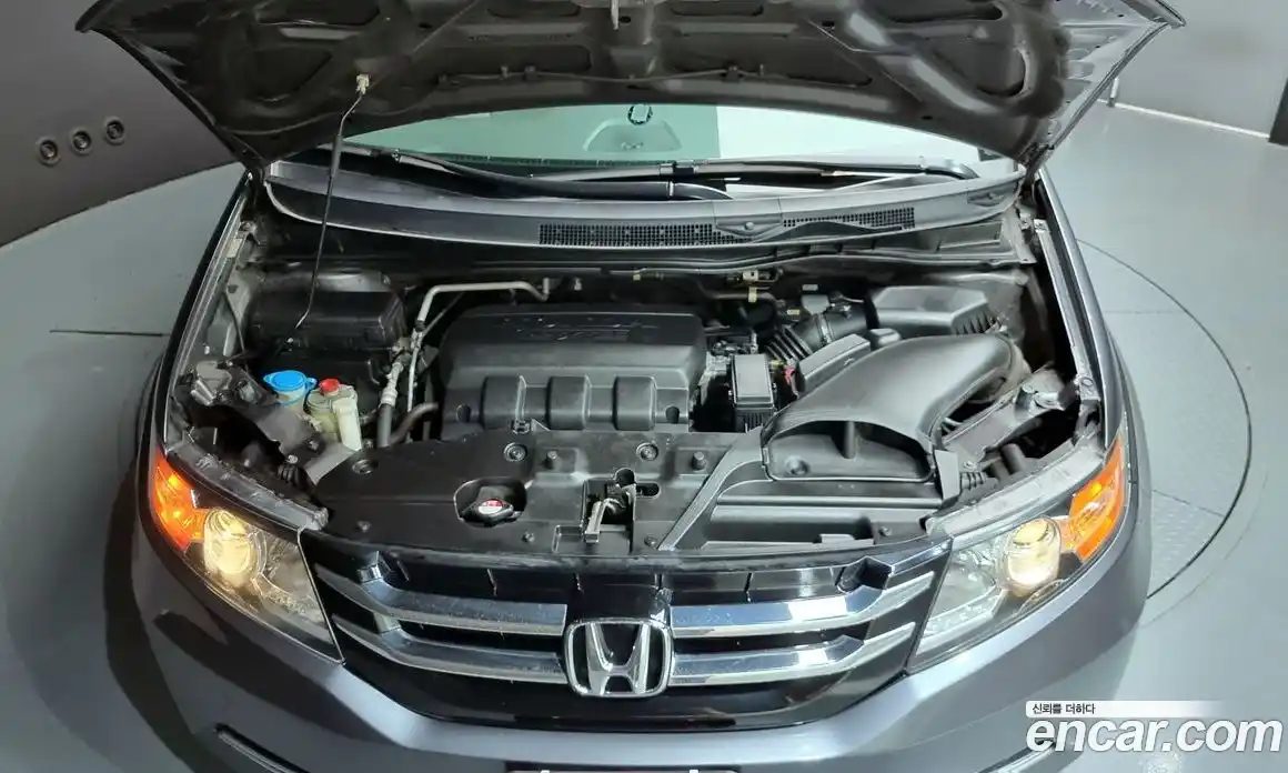 Honda Odyssey 2015 3.5 Автомат в Москве № 160327, фото 6