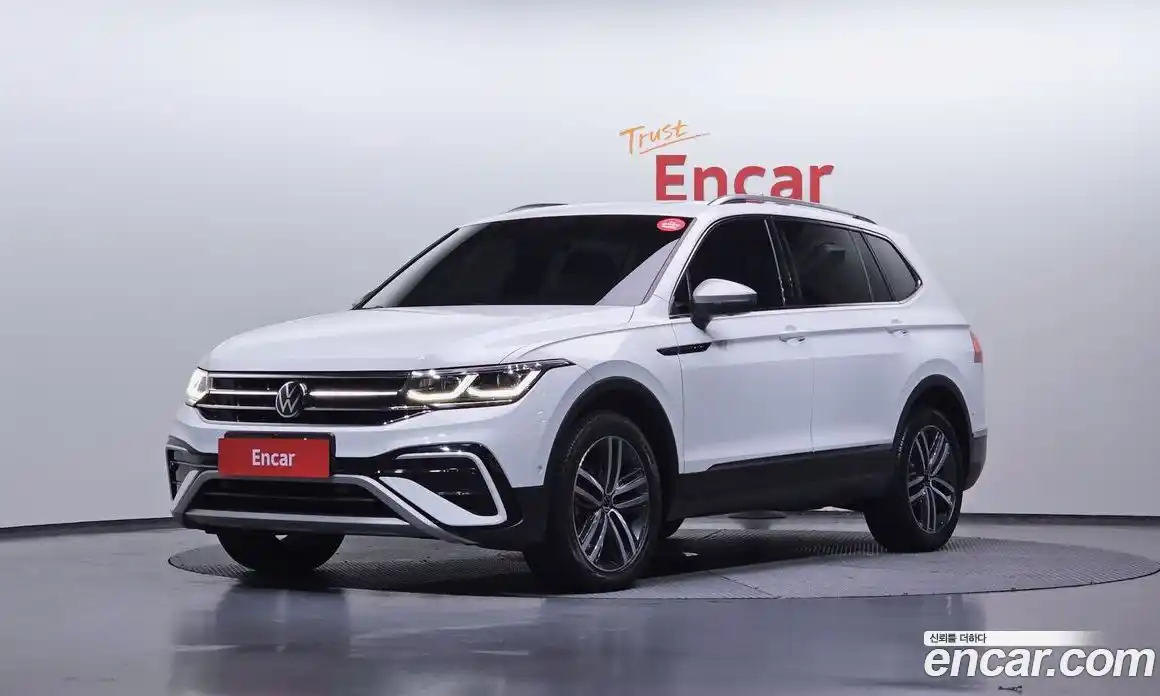 Volkswagen Tiguan 2023 2.0 Автомат в Москве № 168919, фото 16