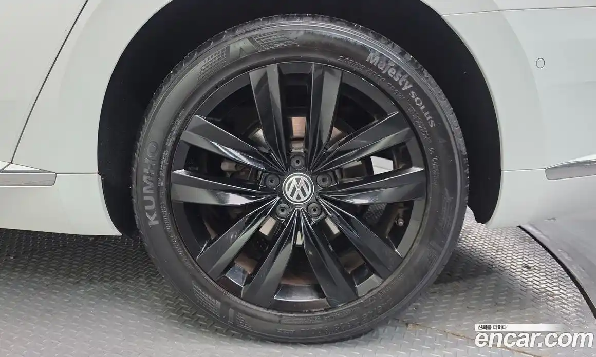 Volkswagen Arteon 2019 2.0 Автомат в Москве № 169051, фото 14