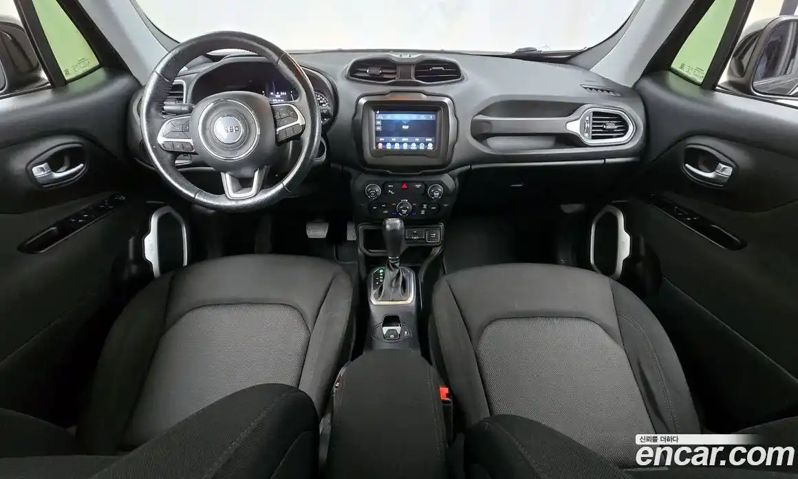 Jeep Renegade 2019 2.4 Автомат в Москве № 169803, фото 17