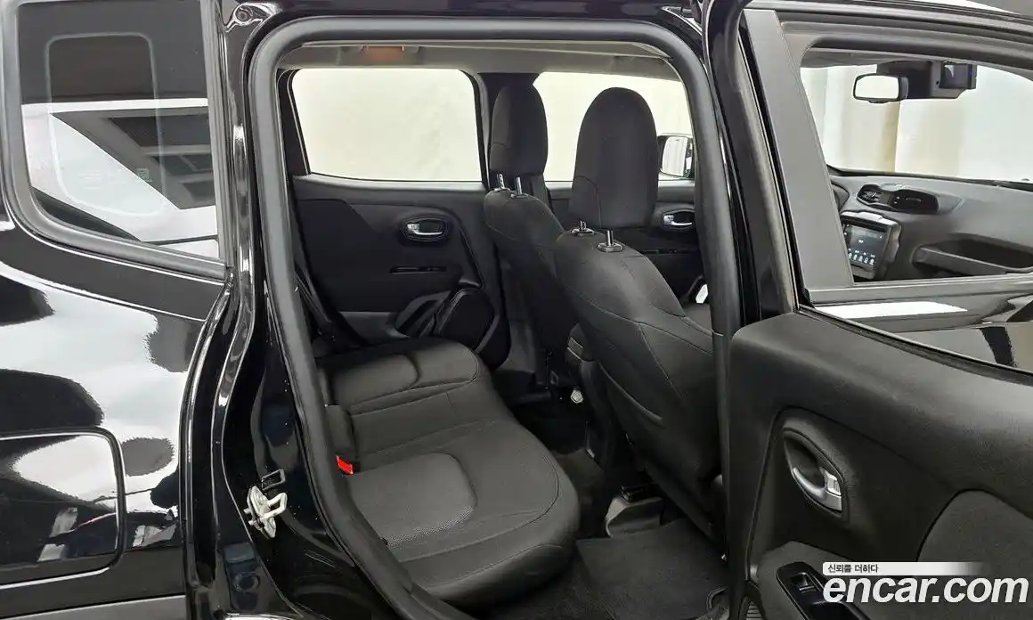 Jeep Renegade 2019 2.4 Автомат в Москве № 169803, фото 20