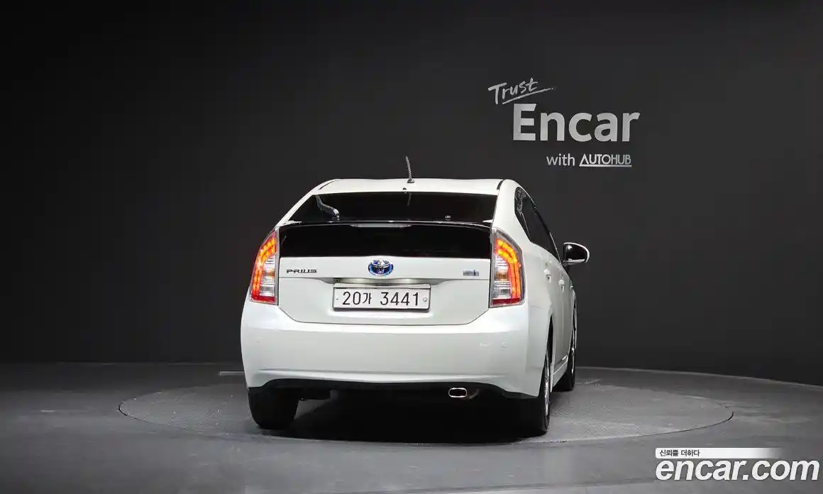 Toyota Prius 2014 1.8 Автомат в Москве № 170287, фото 13