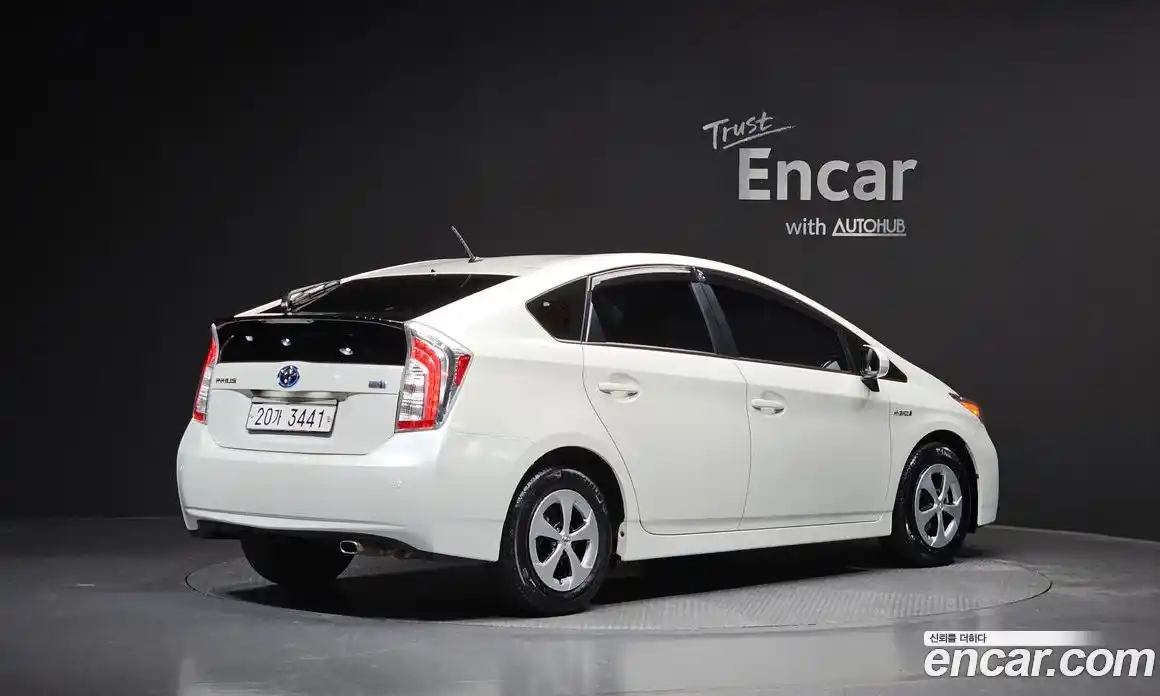 Toyota Prius 2014 1.8 Автомат в Москве № 170287, фото 15