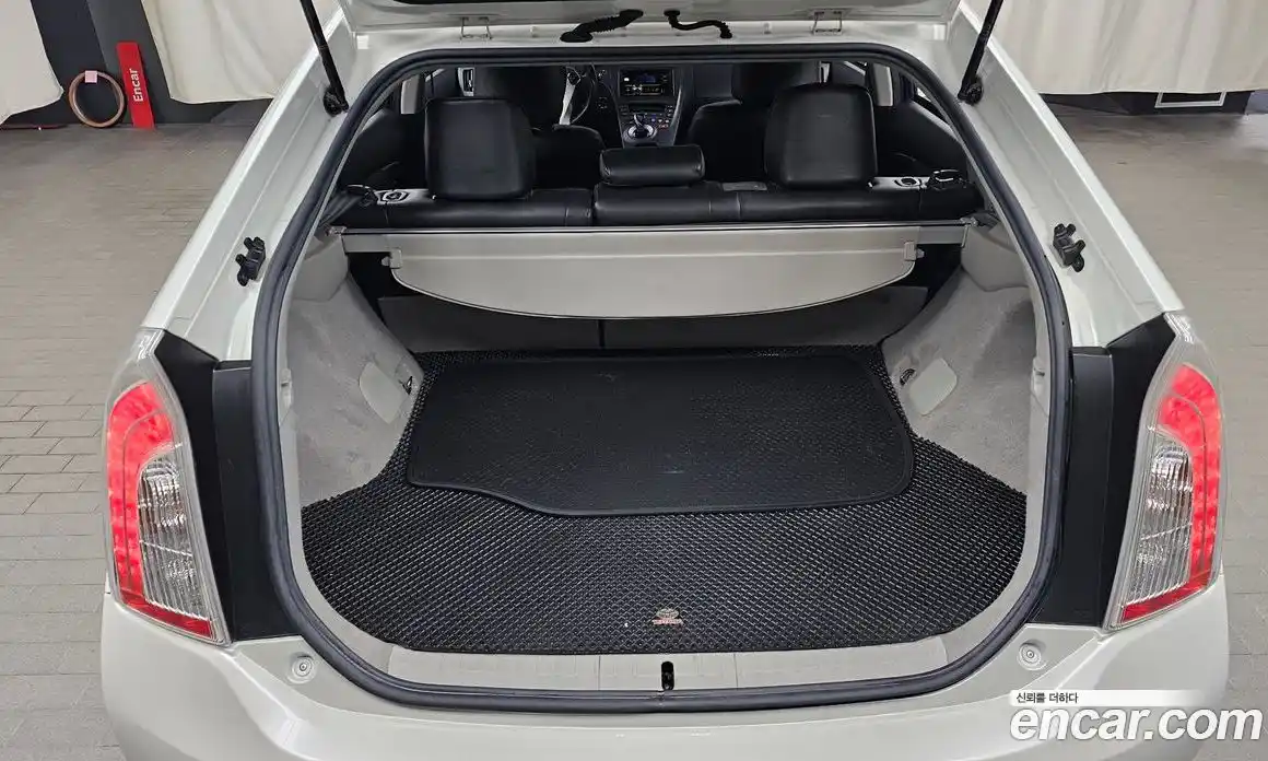 Toyota Prius 2014 1.8 Автомат в Москве № 170287, фото 20