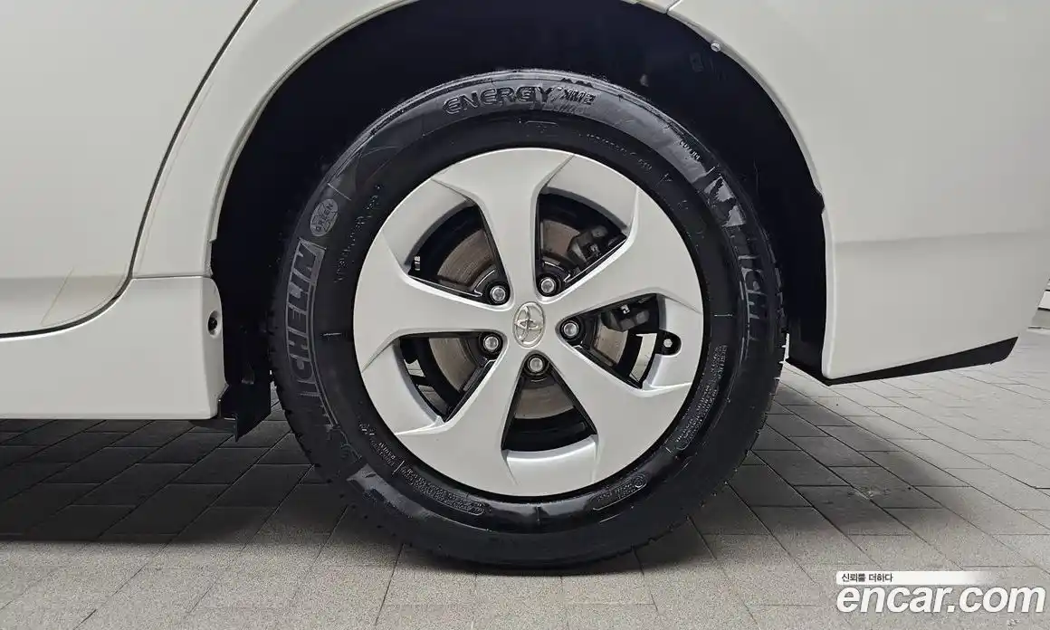 Toyota Prius 2014 1.8 Автомат в Москве № 170287, фото 6