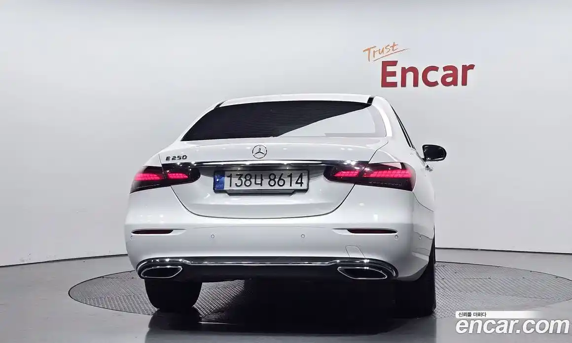 Mercedes-Benz E-Class 2022 2.0 Автомат в Москве № 171149, фото 11