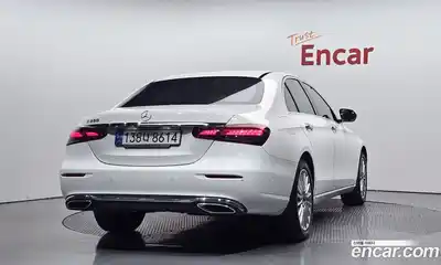 Mercedes-Benz E-Class 2022 2.0 Автомат в Москве № 171149, миниатюра 4