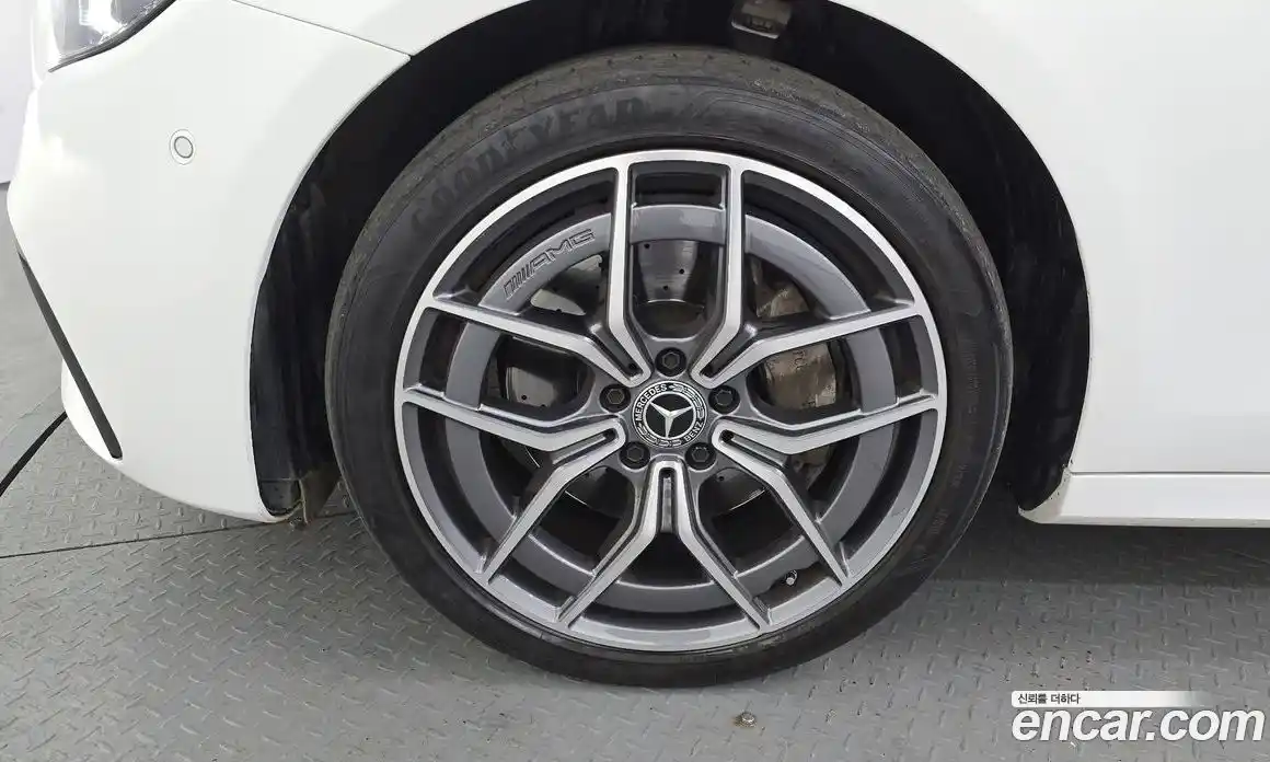 Mercedes-Benz E-Class 2023 1.9 Автомат в Москве № 174503, фото 14