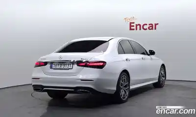 Mercedes-Benz E-Class 2023 1.9 Автомат в Москве № 174503, миниатюра 3
