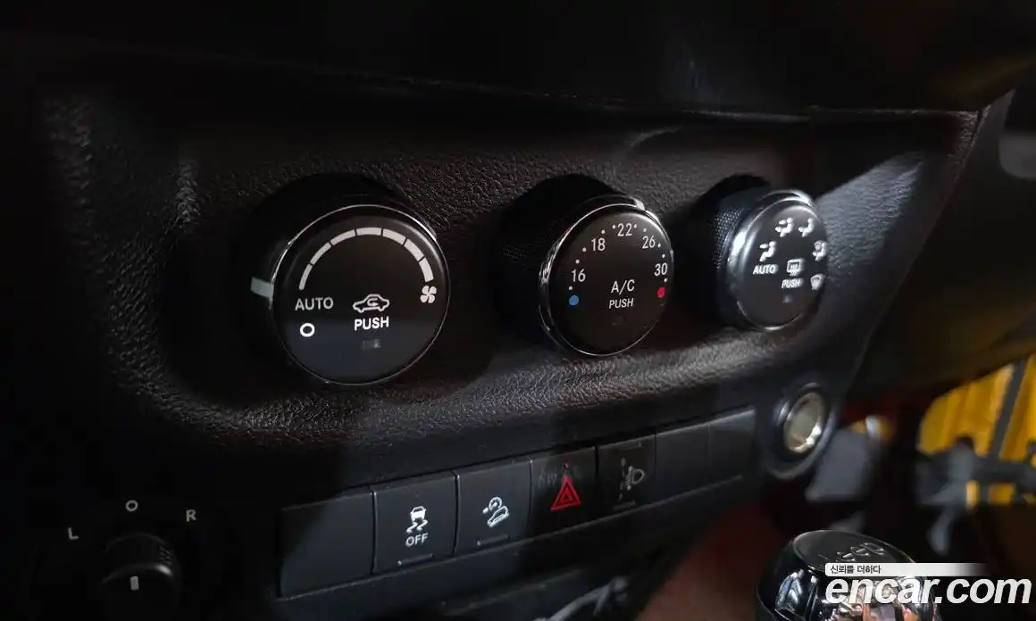 Jeep Wrangler 2014 2.8 Автомат в Москве № 186945, фото 17