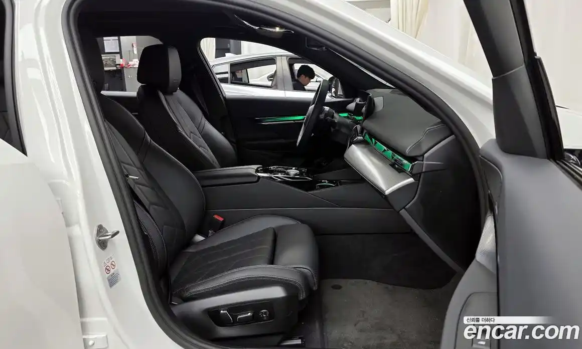 BMW 5-Series 2025 2.0 Автомат в Москве № 187363, фото 4