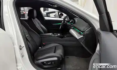 BMW 5-Series 2025 2.0 Автомат в Москве № 187363, миниатюра 4