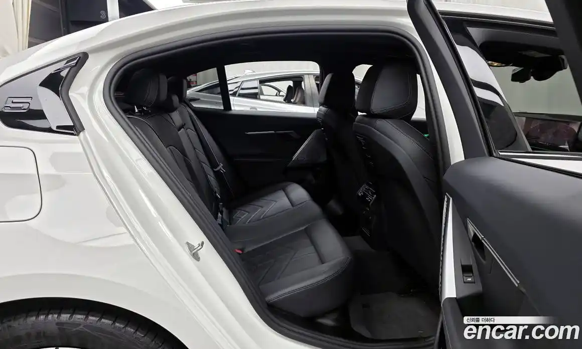 BMW 5-Series 2025 2.0 Автомат в Москве № 187363, фото 10