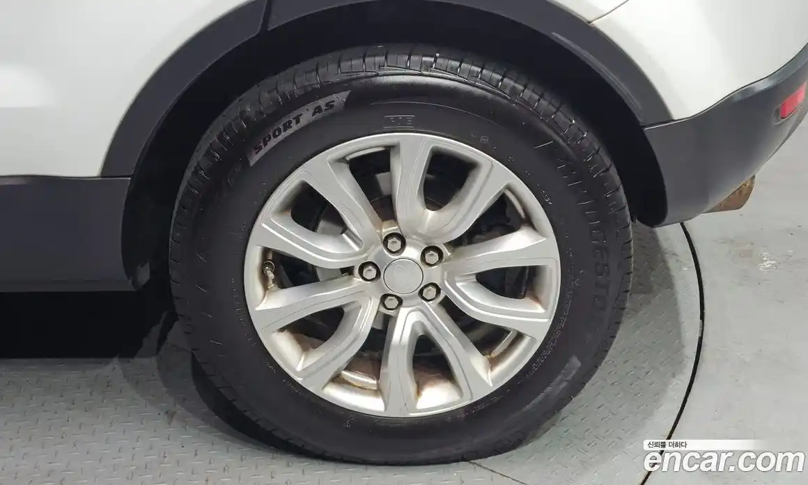 Land Rover Range-Rover Evoque 2015 2.2 Автомат в Москве № 188923, фото 18