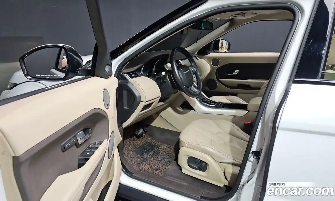 Land Rover Range-Rover Evoque 2015 2.2 Автомат в Москве № 188923, фото 6