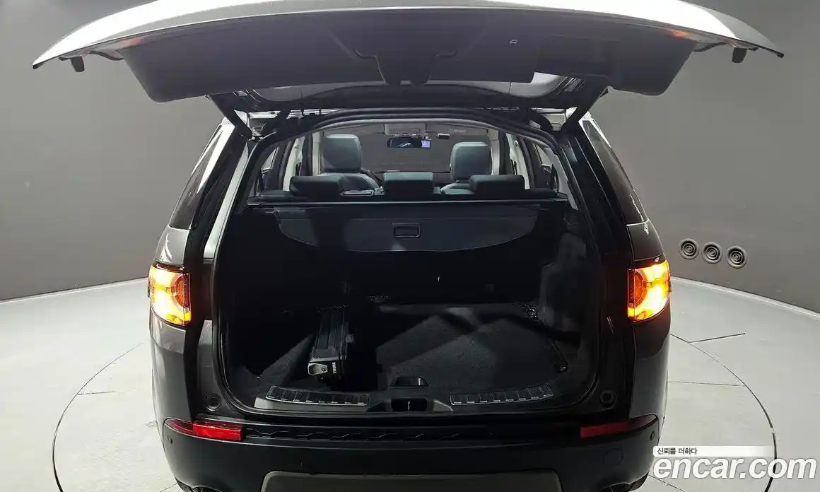 Land Rover Discovery Sport 2016 2.0 Автомат в Москве № 189225, фото 19