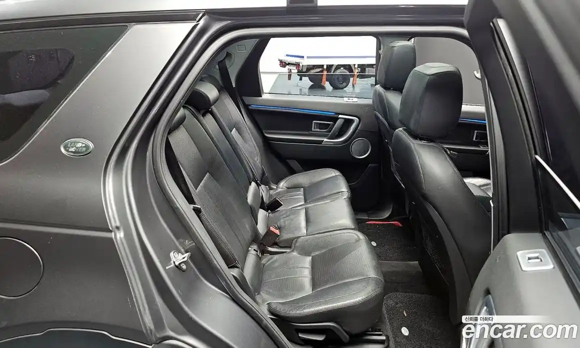 Land Rover Discovery Sport 2016 2.0 Автомат в Москве № 189225, фото 2