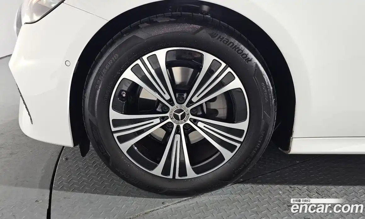 Mercedes-Benz E-Class 2025 2.0 Автомат в Москве № 193816, фото 12