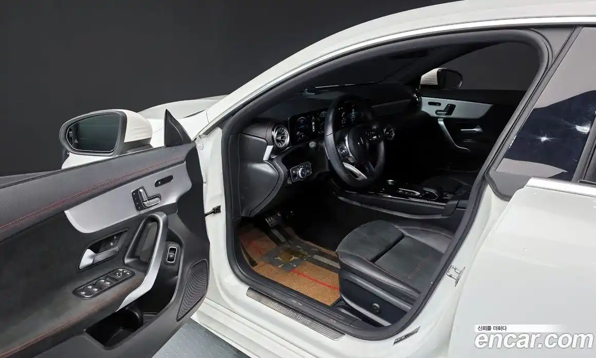 Mercedes-Benz CLA-Class 2020 2.0 Автомат в Москве № 195423, фото 17