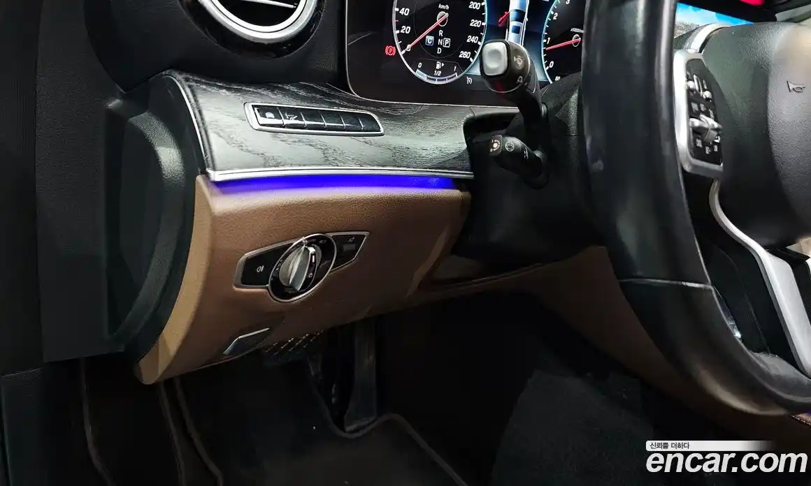 Mercedes-Benz E-Class 2019 2.0 Автомат в Москве № 212114, фото 13