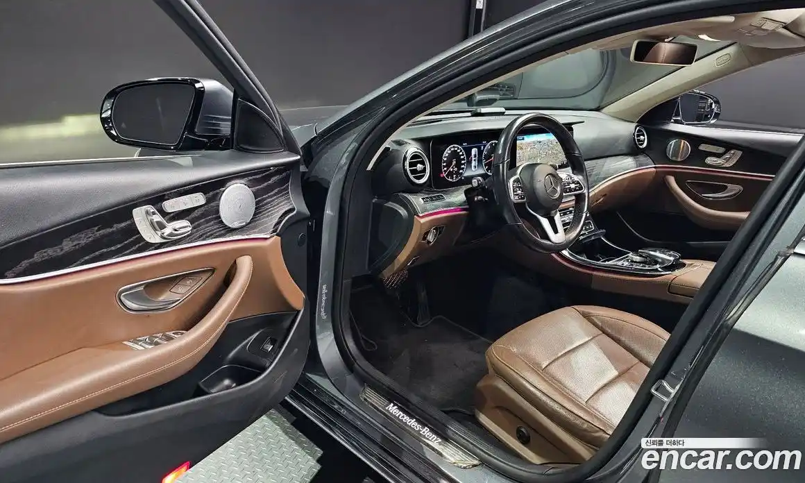 Mercedes-Benz E-Class 2019 2.0 Автомат в Москве № 212114, фото 16